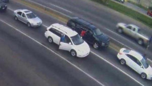 An image captured from the highway security cameras show men in the white vehicles surround Deputy Gómez's SUV during the kidnapping in Guadalajara. Photo: SDP Noticias.