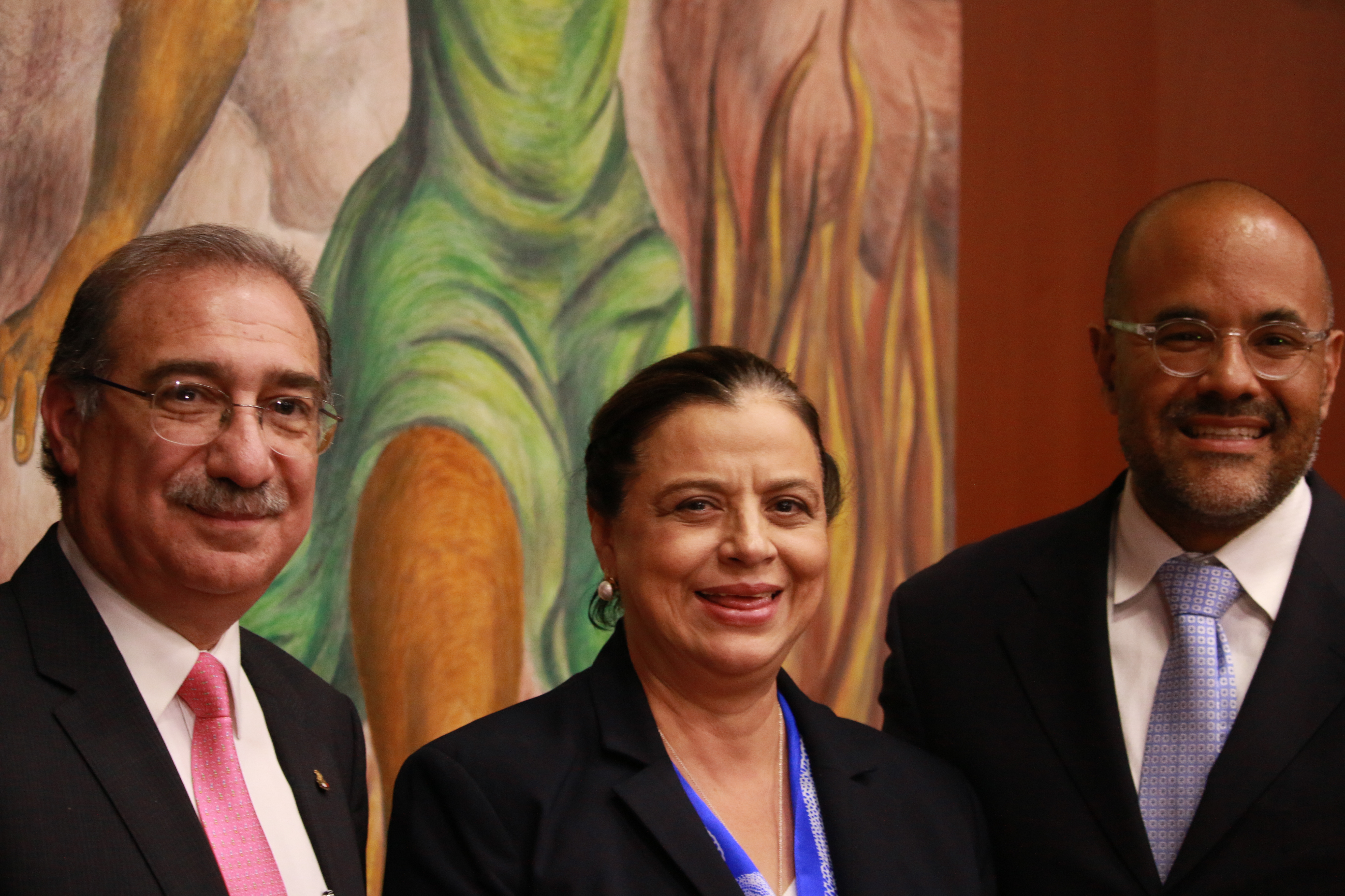 Justice Alberto Pérez Dayán of the Mexican Supreme Court, Dr. Ma. Leoba Castañeda Rivas, Director of the UNAM Law School, and Dr. David Shirk, Director of Justice in Mexico and Associate Professor of Political Science at the University of San Diego. The photo was taken at OASIS symposium held at UNAM Law School, Sept 24-25, 2015.