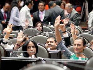 Senate approves Miscelánea Penal reforms.