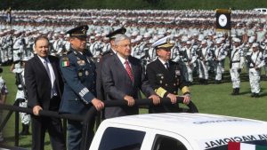 AMLO rides in ceremony for National Guard inauguration